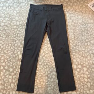 ON golf athletic pants like new